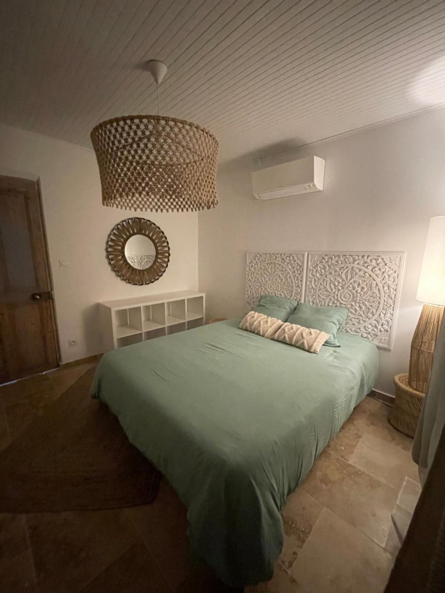 Entre Les Alpilles Et Le Luberon 3 10 Pers Holiday home Cavaillon